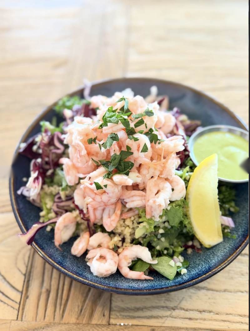 Räksallad med bulgur och avokadodressing